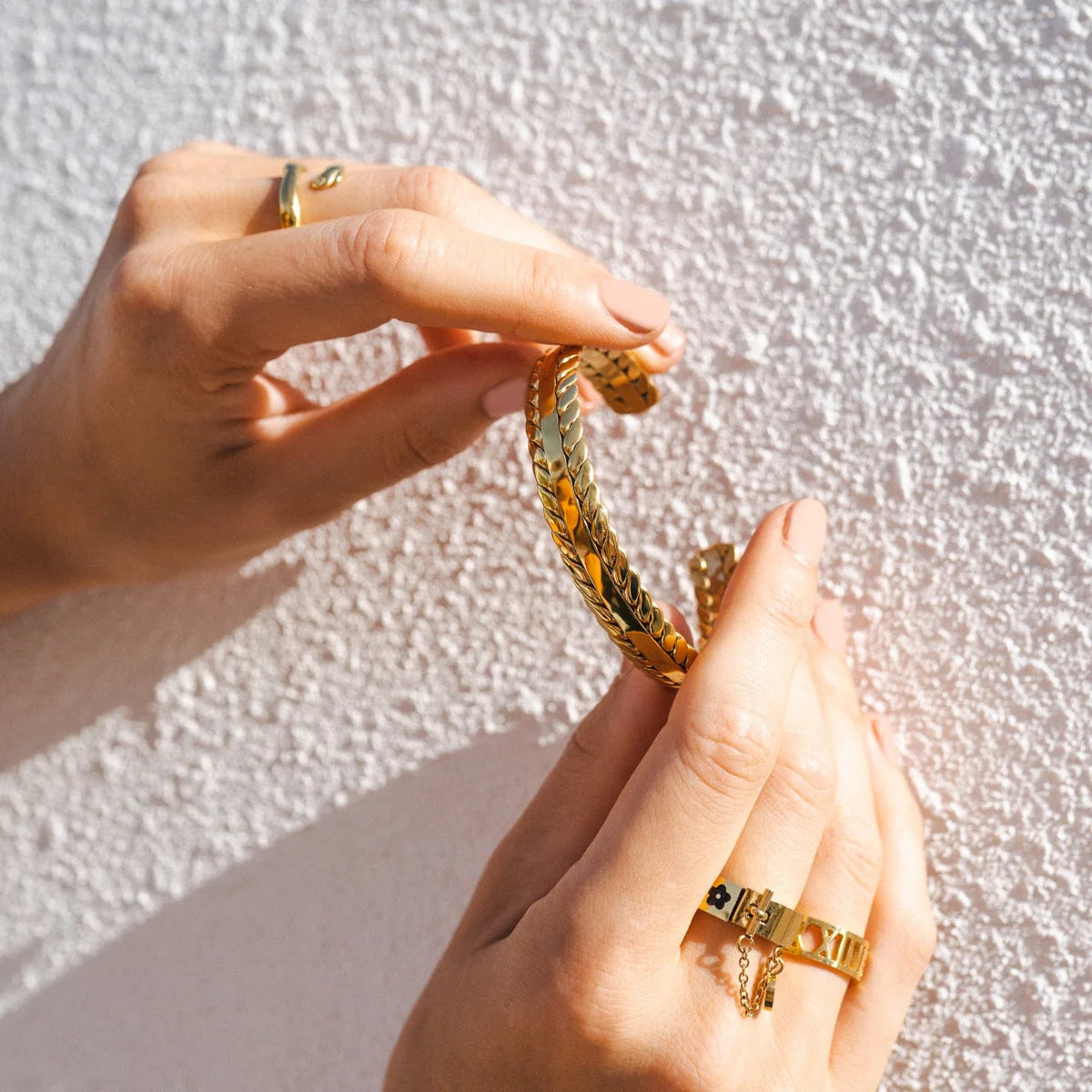 Woven Leaves Bangle - 18K Gold Plated