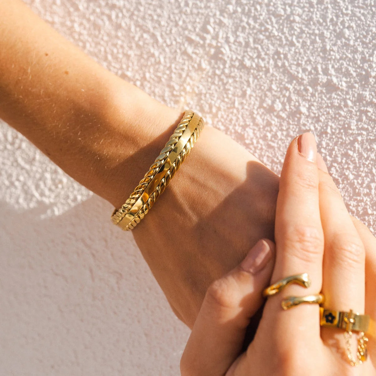 Woven Leaves Bangle - 18K Gold Plated
