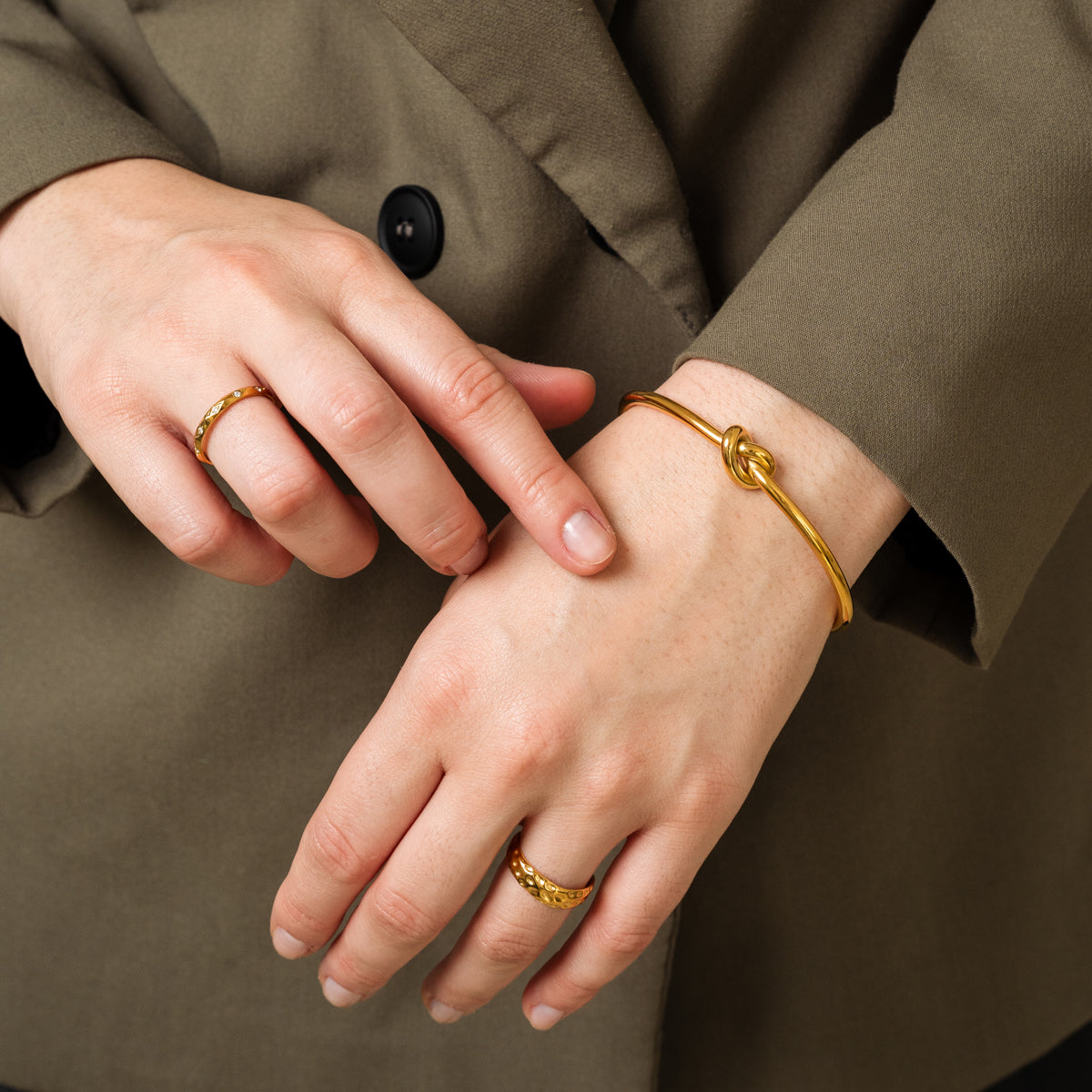 Sorrento Stone Ring - Gold Tone