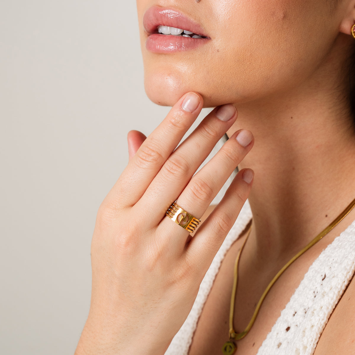 Bolt Cut-Out Ring - Gold Tone