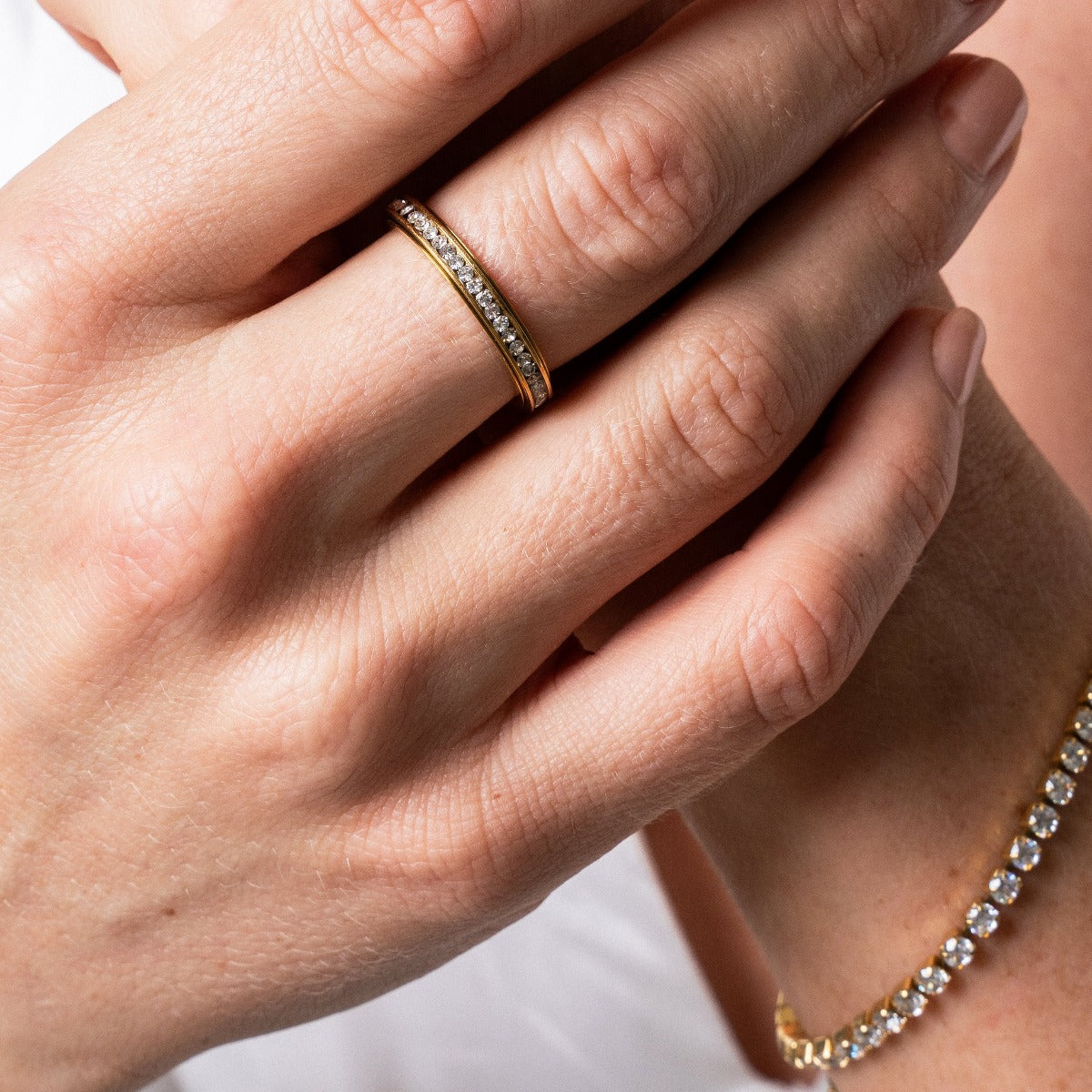 Rotatable Stone Ring - Gold Tone
