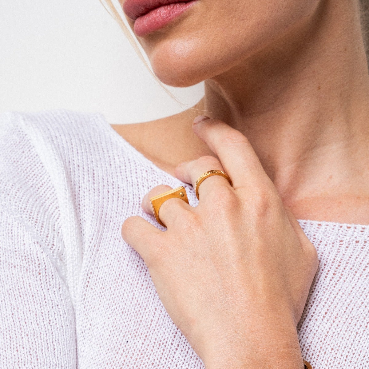 Flat Screwed Ring - Gold Tone