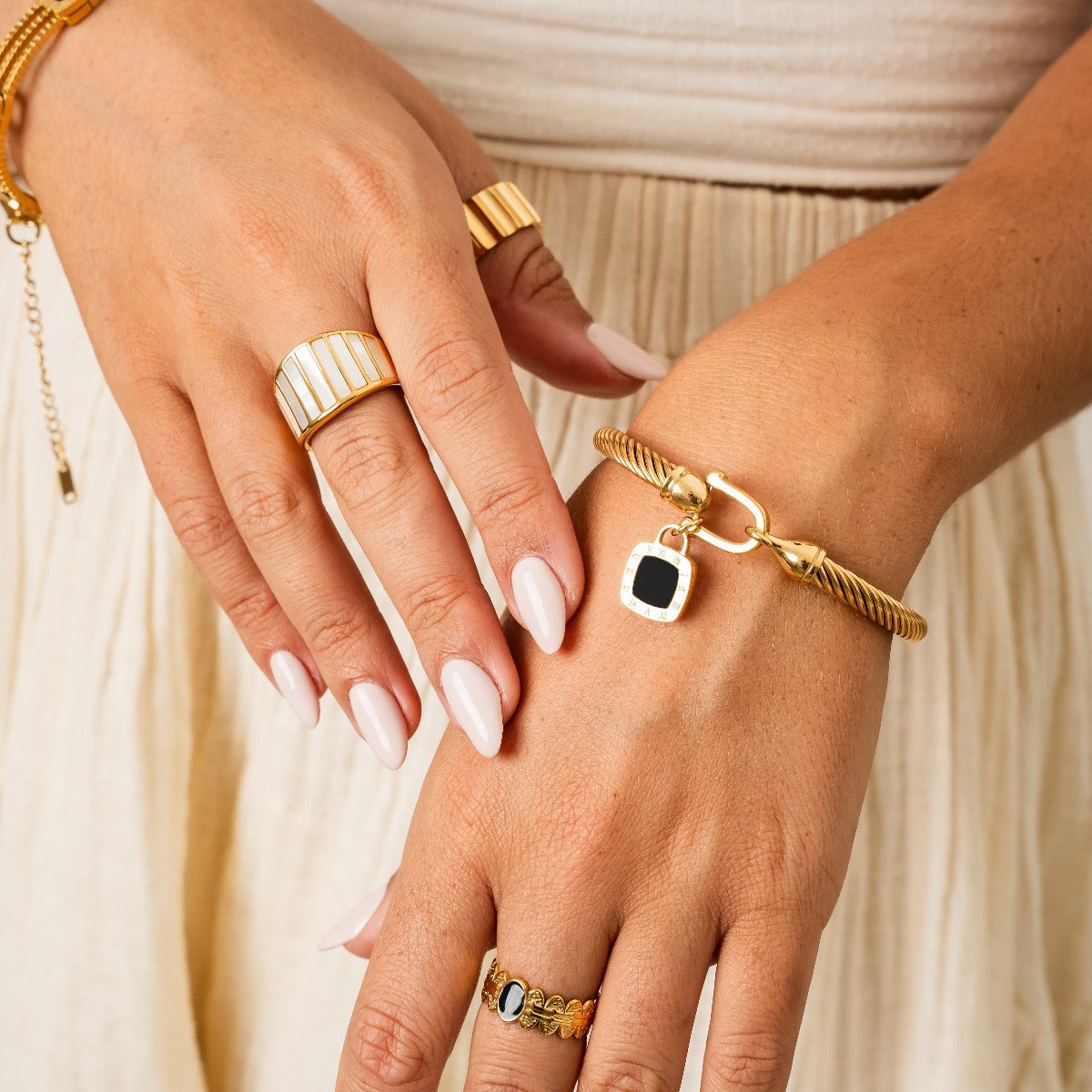 Square Onyx Pendant Bracelet - Gold Tone
