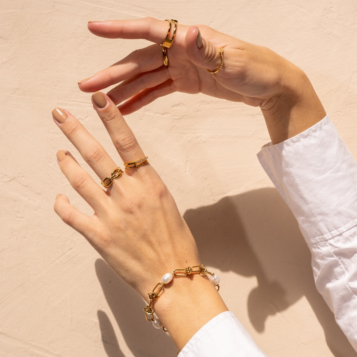 Pearl Knot Chain Bracelet - Gold Tone