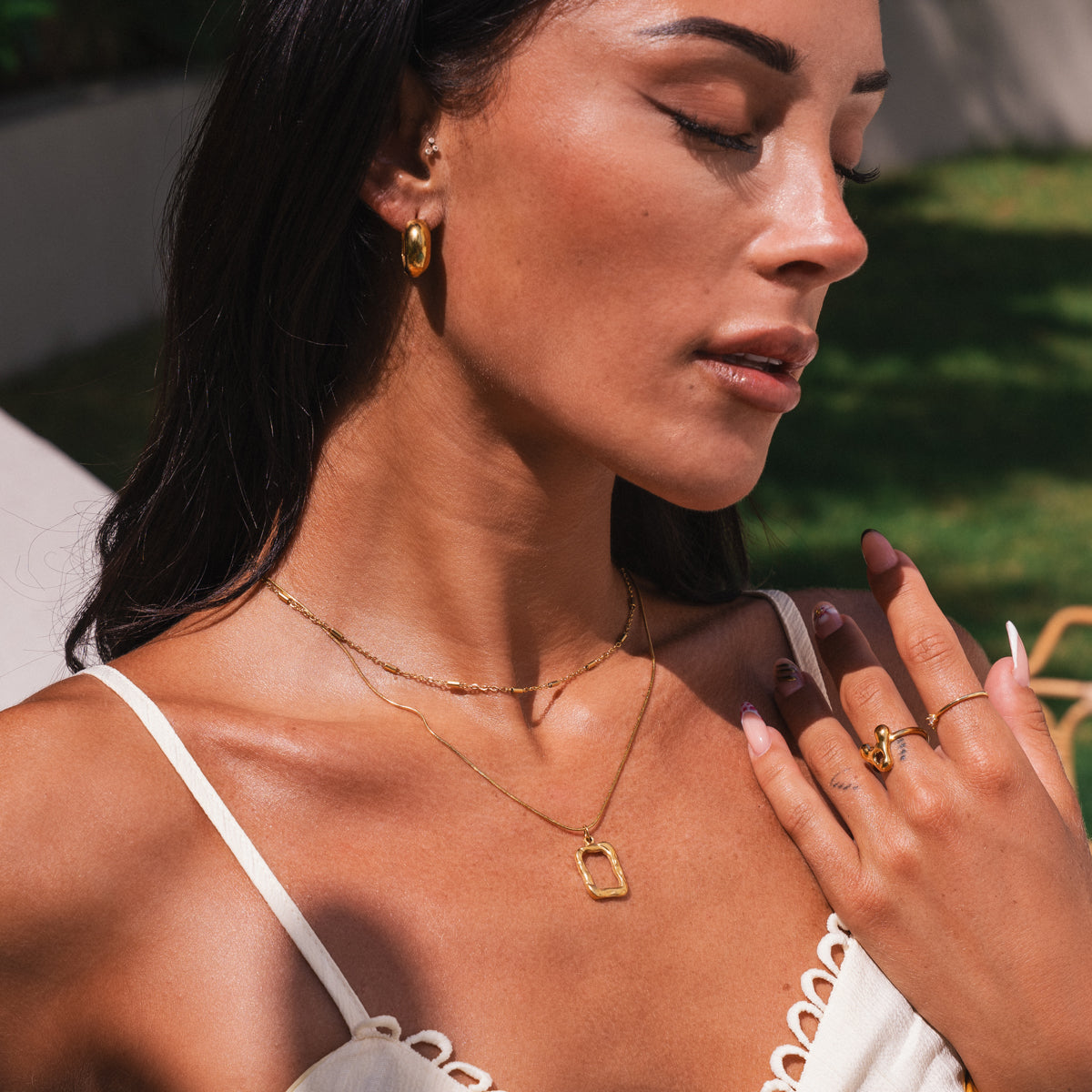 Sculpture Pendant Layered Necklace - Gold Tone