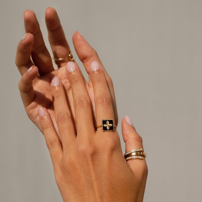 La Fleur Plate Ring - Gold Tone/Black (Adjustable)