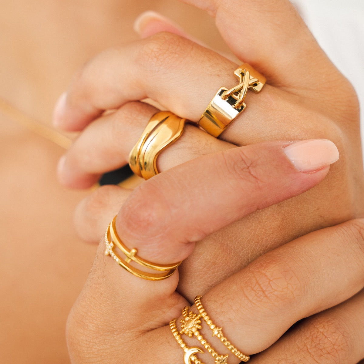 Sculpture Adjustable Ring - Gold Tone