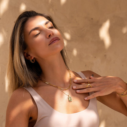 Sunrise Plate Pendant Necklace - Gold Tone