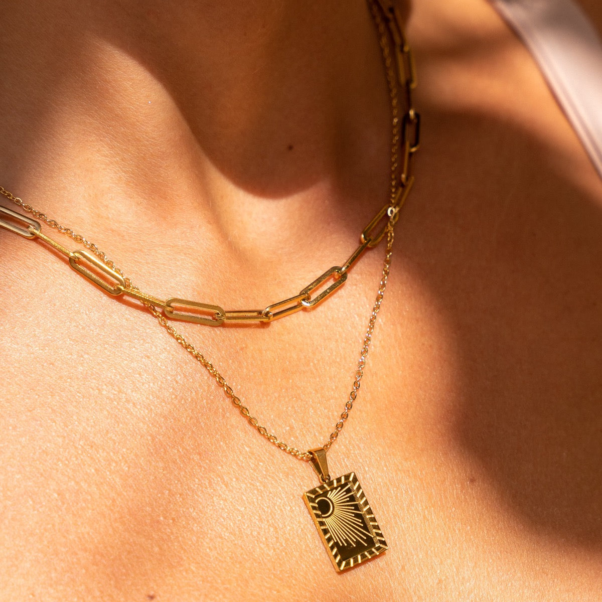 Sunrise Plate Pendant Necklace - Gold Tone