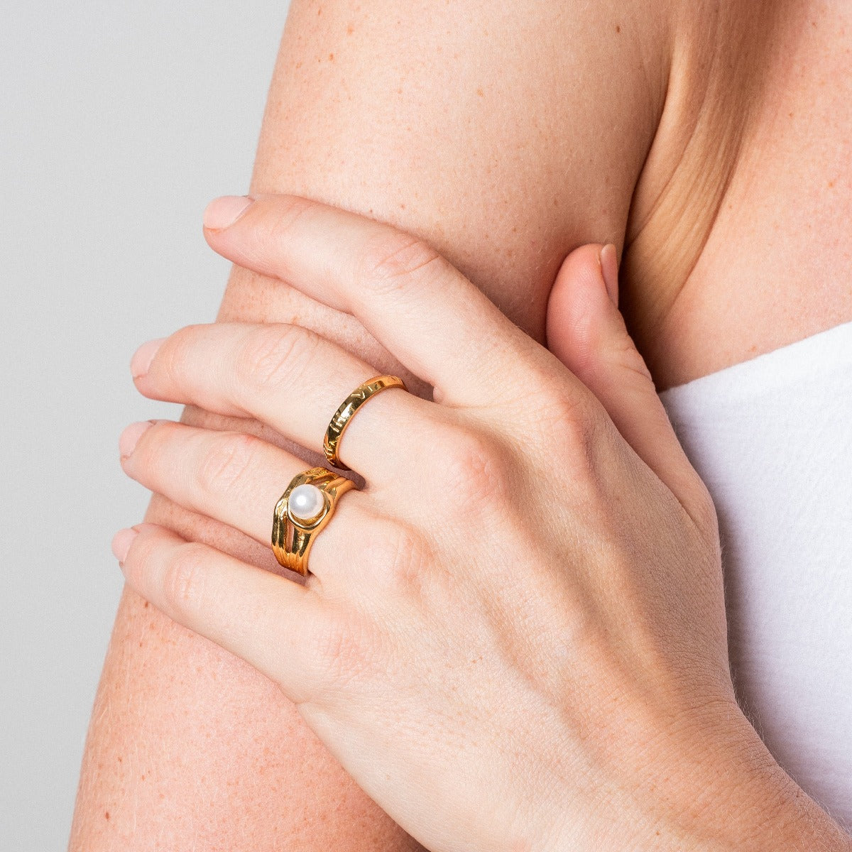 Essential Numeral Ring - Gold Tone