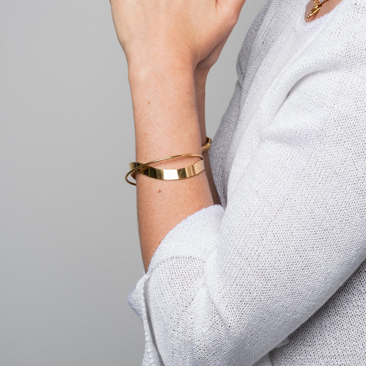Intertwine Bangle Bracelet  - Gold Tone