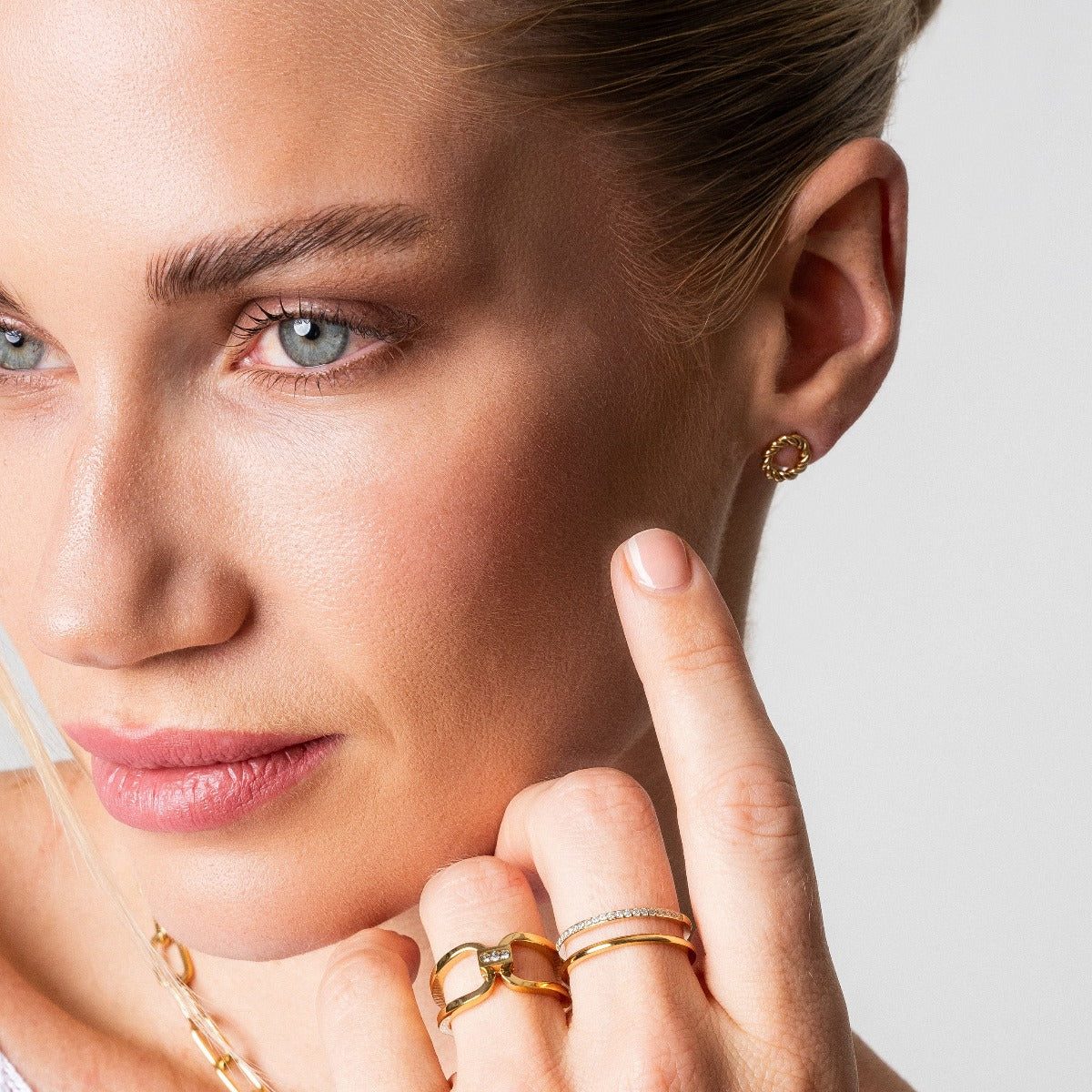 Dainty Rope Stud Earrings - Gold Tone
