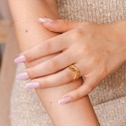 Lush Leaf Adjustable Ring - Gold Tone