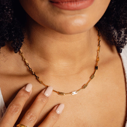 Tablet Clip Chain Necklace - Gold Tone
