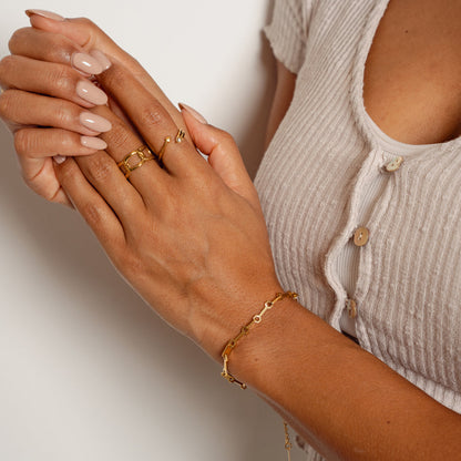 Tablet Clip Chain Bracelet - Gold Tone