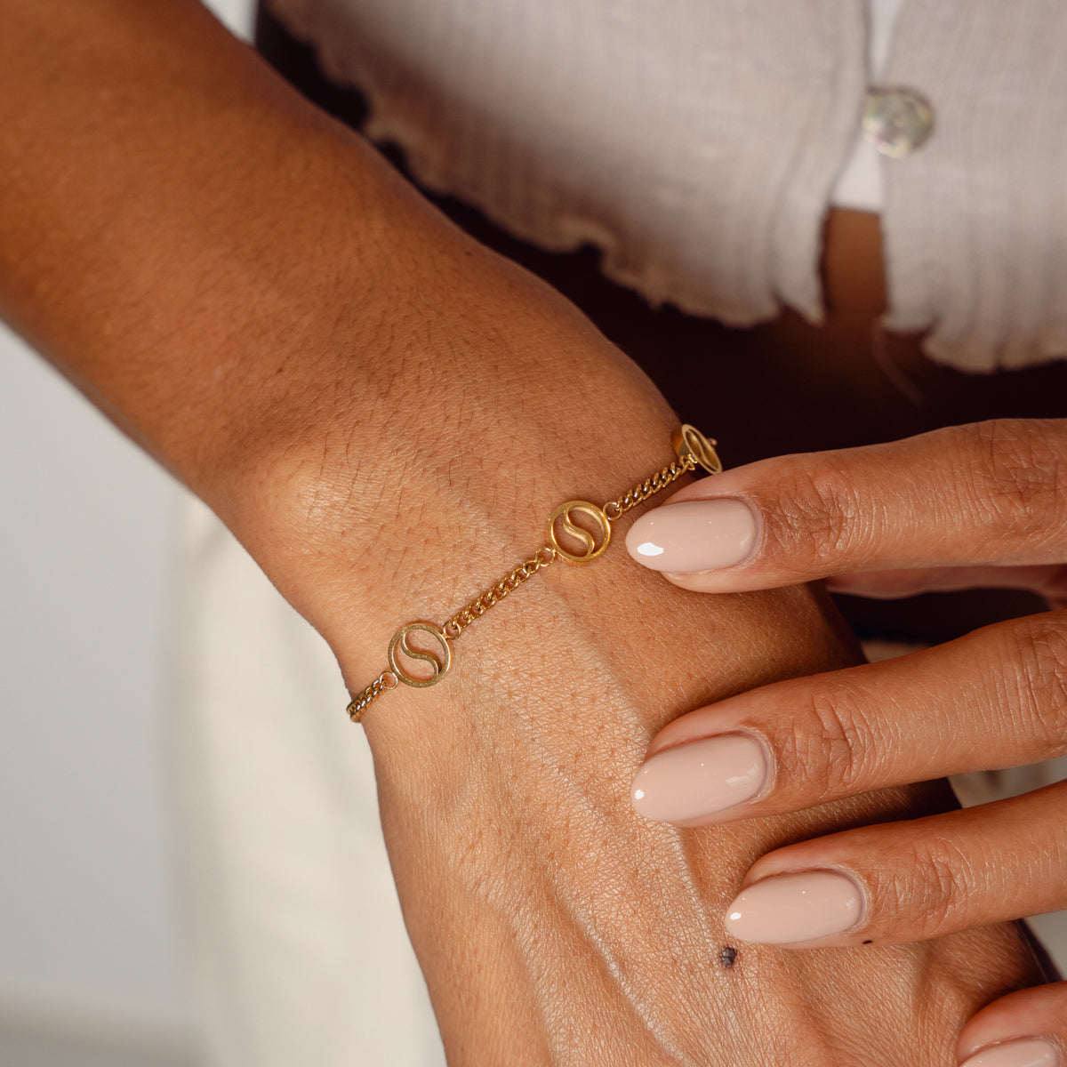 Sierra Pendant Bracelet - Gold Tone