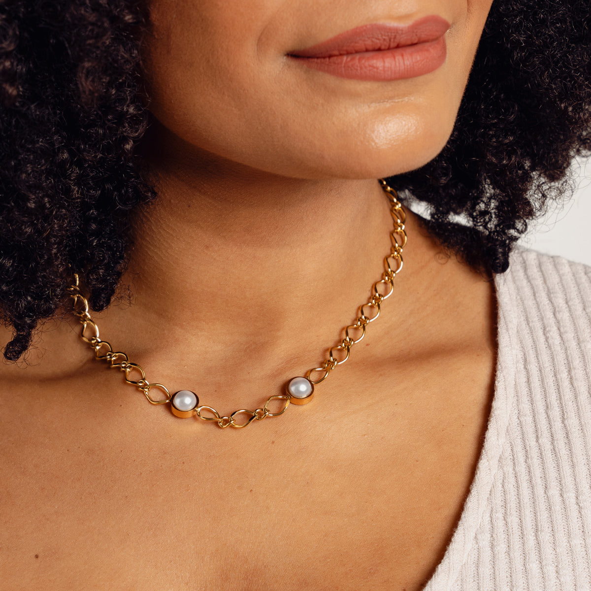 Cora Pearl Pendant Necklace - Gold Tone