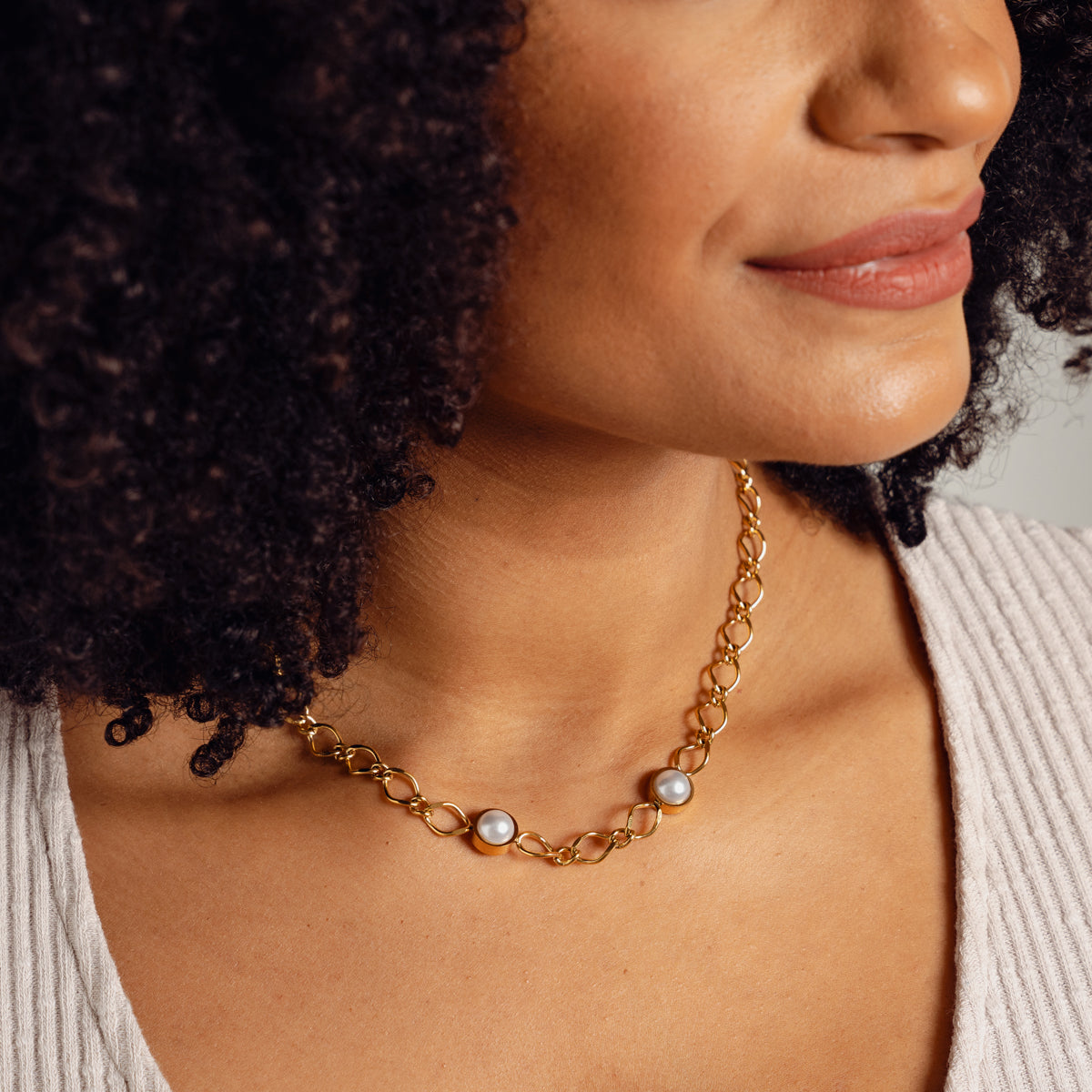 Cora Pearl Pendant Necklace - Gold Tone
