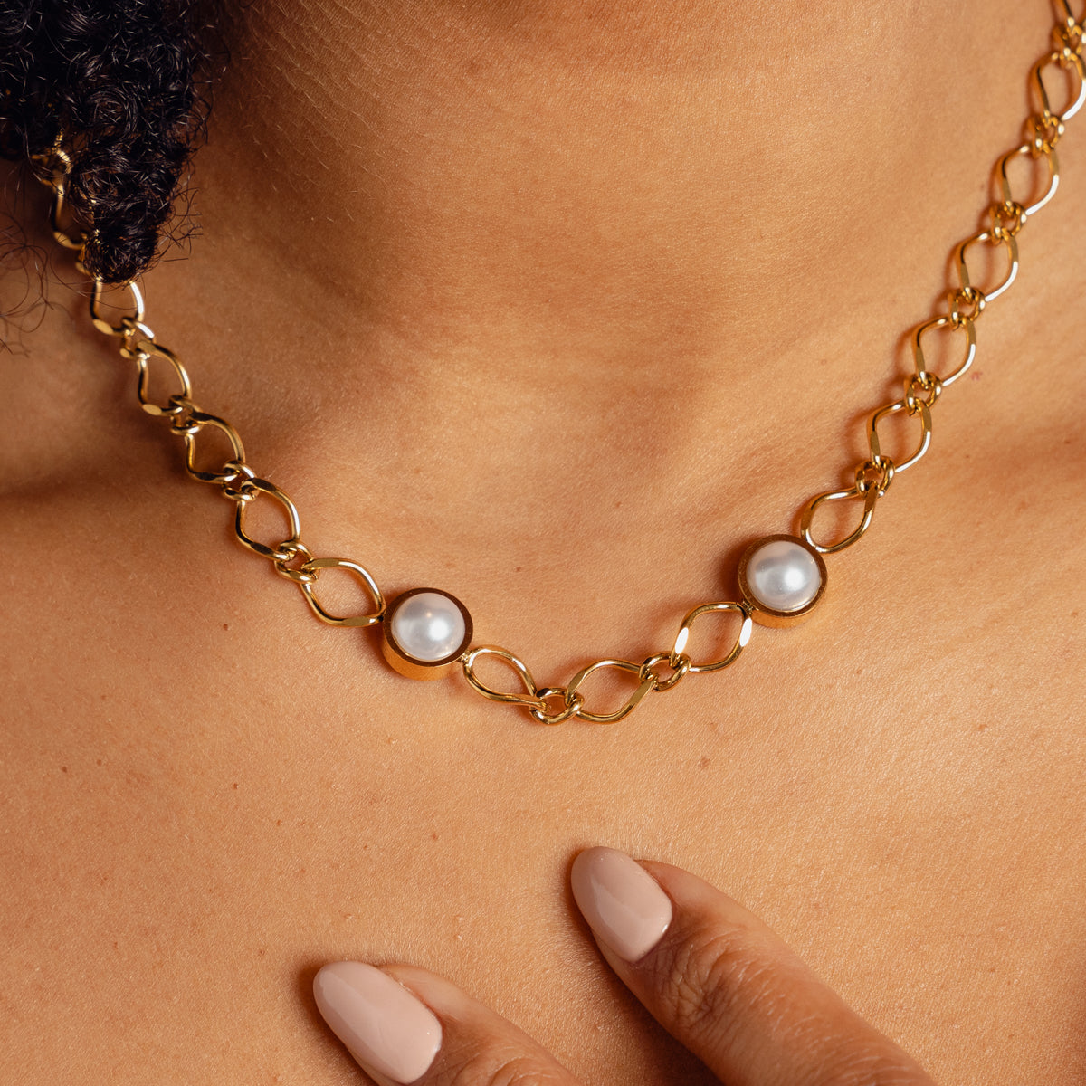 Cora Pearl Pendant Necklace - Gold Tone