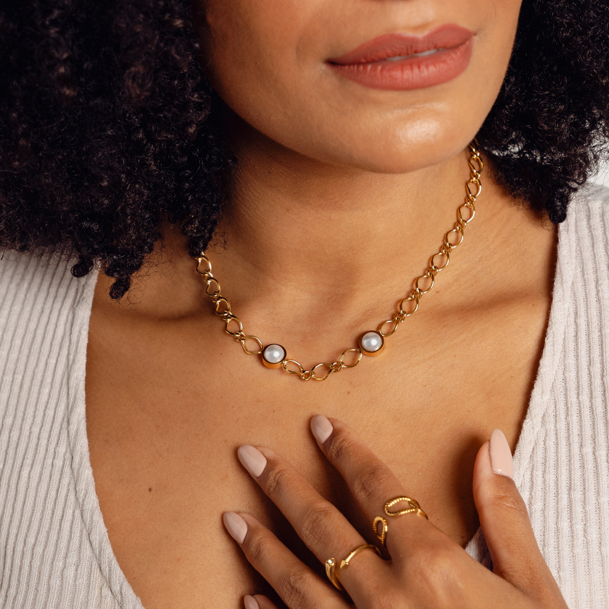 Cora Pearl Pendant Necklace - Gold Tone