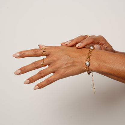 Cora Pearl Pendant Bracelet - Gold Tone