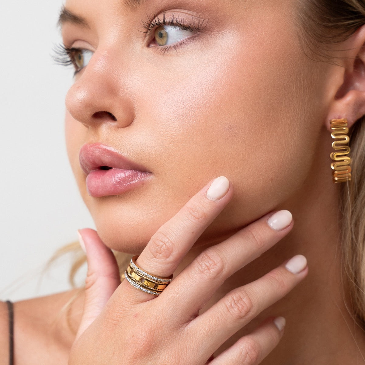 Grandeur Ring - Gold Tone