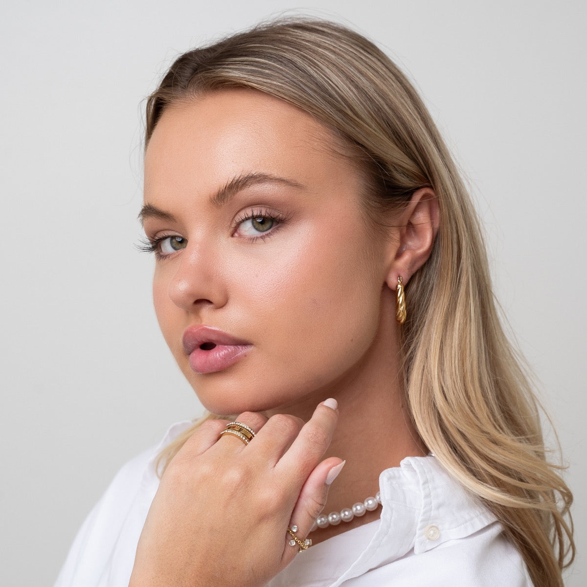 Ziyah Twist Hoop Earrings - Gold Tone