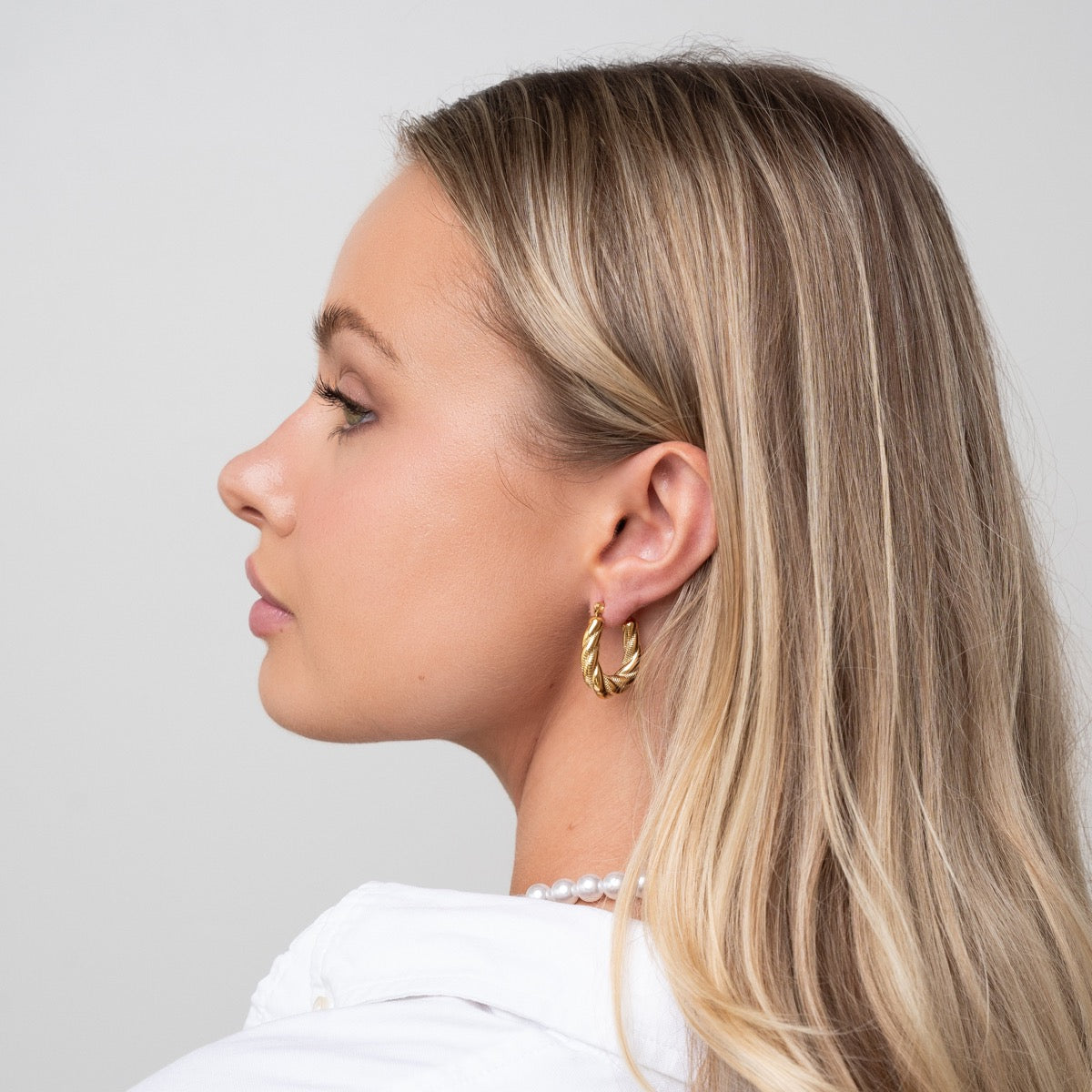 Ziyah Twist Hoop Earrings - Gold Tone