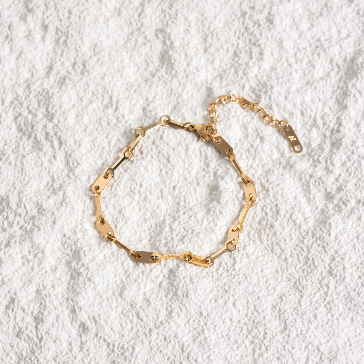 Tablet Clip Chain Bracelet - Gold Tone