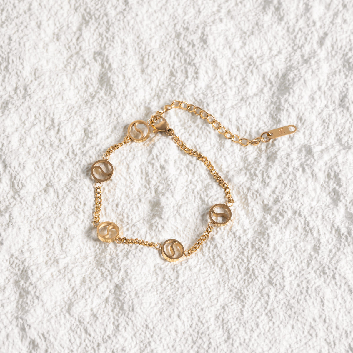 Sierra Pendant Bracelet - Gold Tone
