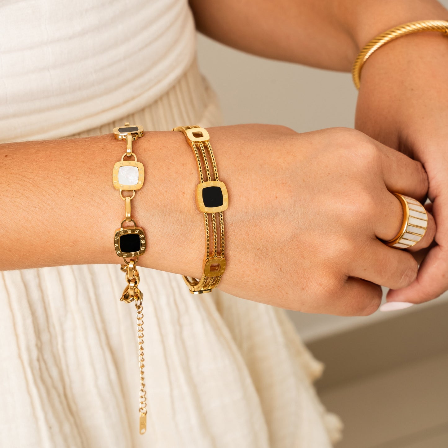 Square Monochrome Clip Chain Bracelet - Gold Tone