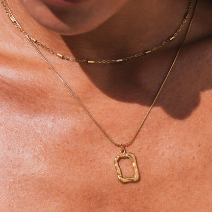 Sculpture Pendant Layered Necklace - Gold Tone
